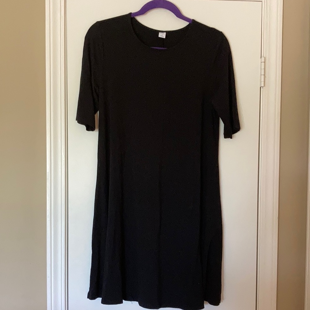 4/$20 Old Navy black t-shirt swing dress